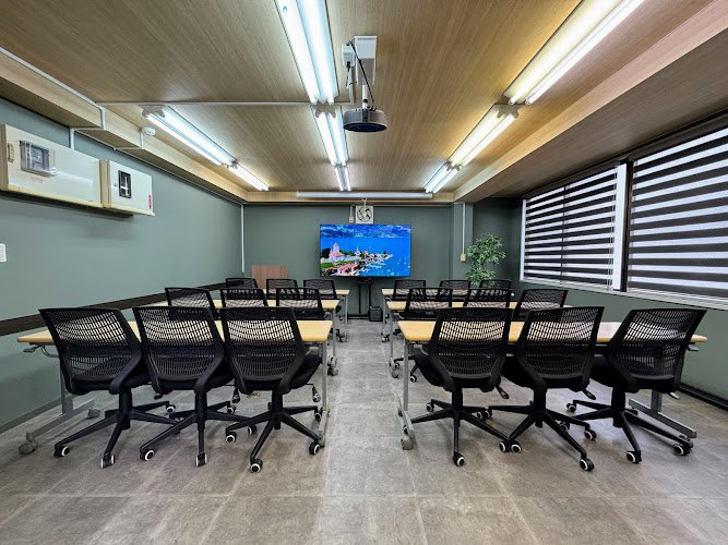 GOZAR会議室 新宿御苑4F／レンタルスペース coworking space in Shinjuku City, Japan 1