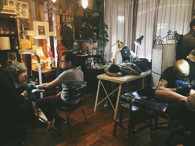 Vintage Daggers Tattoo coworking space in Parede, Portugal 1