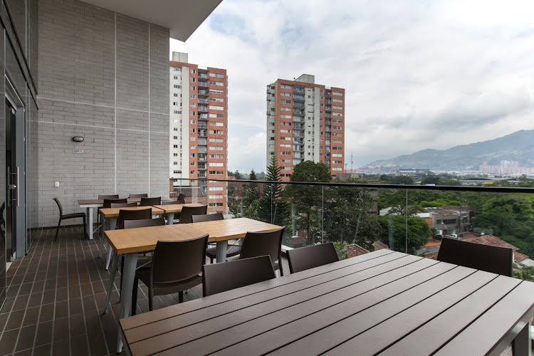 Especial Coworking es un buen lugar muy chébre para compartir coworking space in Medellín, El Poblado, Medellin, Colombia 1