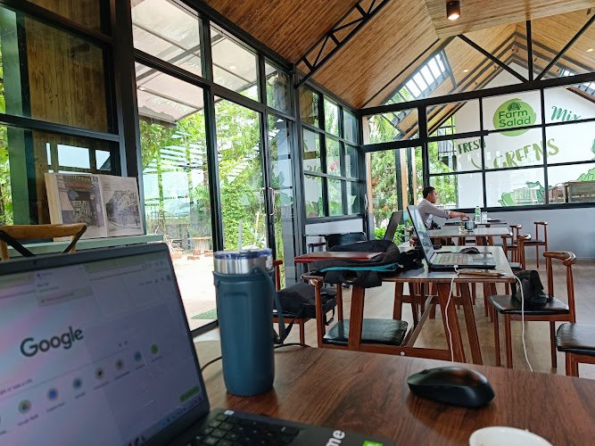 Farm Salad Café & CO-Working Space coworking space in Pak Kret District, Thailand 1