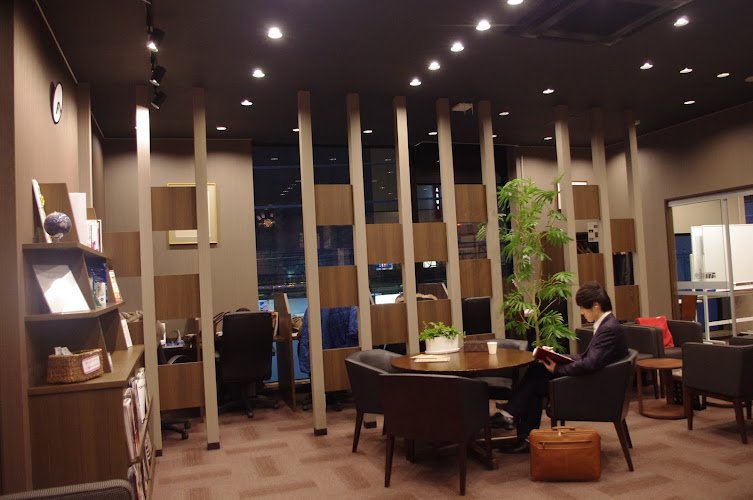 Benkyo Cafe Mizonokuchi Studio coworking space in Kawasaki, Japan 1