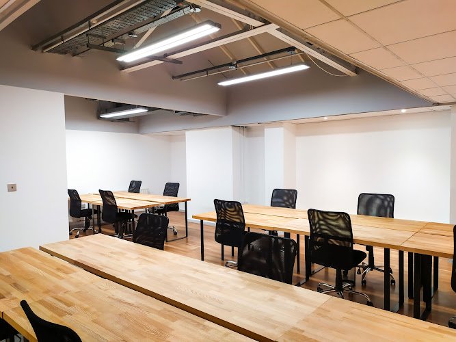 Phosperous Serviced Offices coworking space in London, United Kingdom of Great Britain and Northern Ireland 1