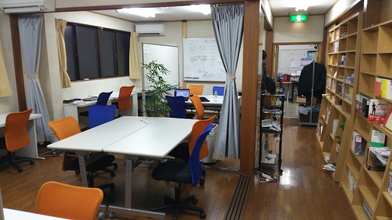 コワーキングスペース・自習室・レンタルスペースUmidass coworking space in Toyonaka, Japan 1