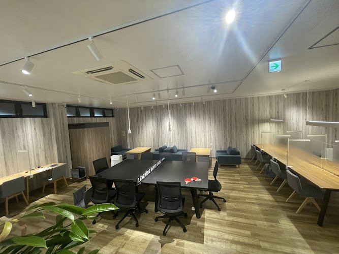 Benkyokafe Kodairasutajio coworking space in Kodaira, Japan 1