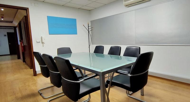 Centro de Negócios das Amoreiras coworking space in Lisbon, Portugal 1