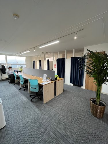 コワークス365うねの駅前店 coworking space in Kawanishi, Japan 1