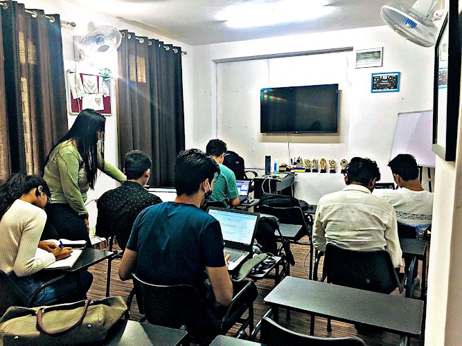 Digital Inventive coworking space in New Delhi, India 1