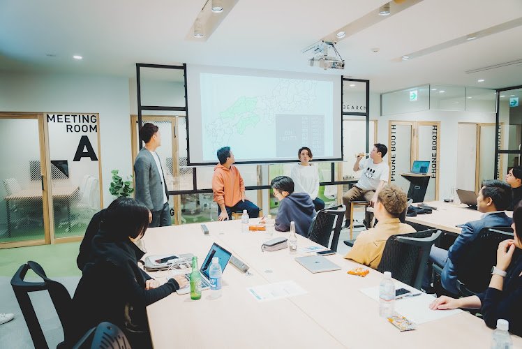コワーキングスペースBEARCH（ビアーチ） coworking space in Matsuyama, Japan 1
