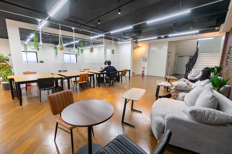 香里園TELE+（テレプラス） coworking space in Neyagawa, Japan 1