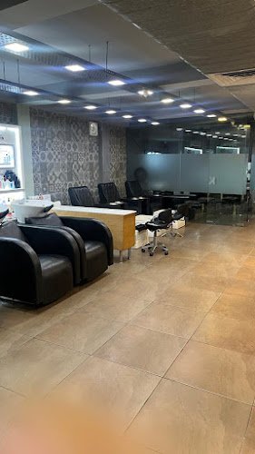 Geetanjali Salon - Sainik Farms, New Delhi coworking space in New Delhi, India 1