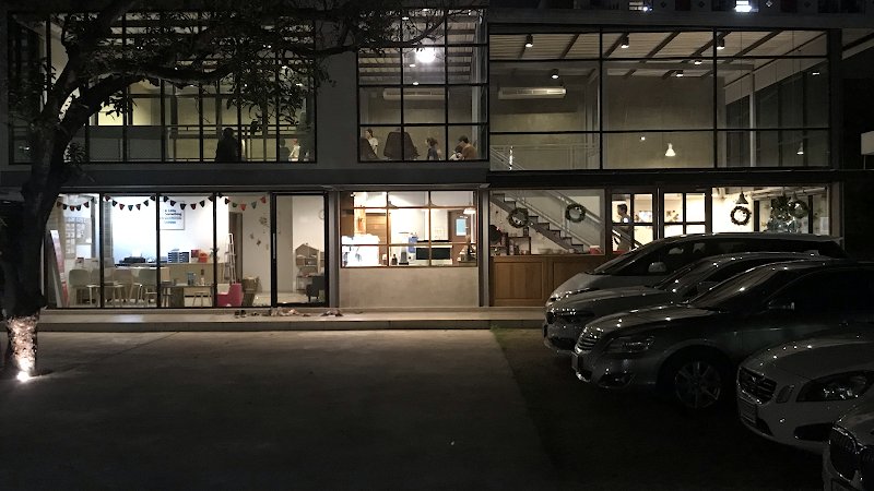 SANCTUARY STUDIO coworking space in Phra Khanong, Thailand 1