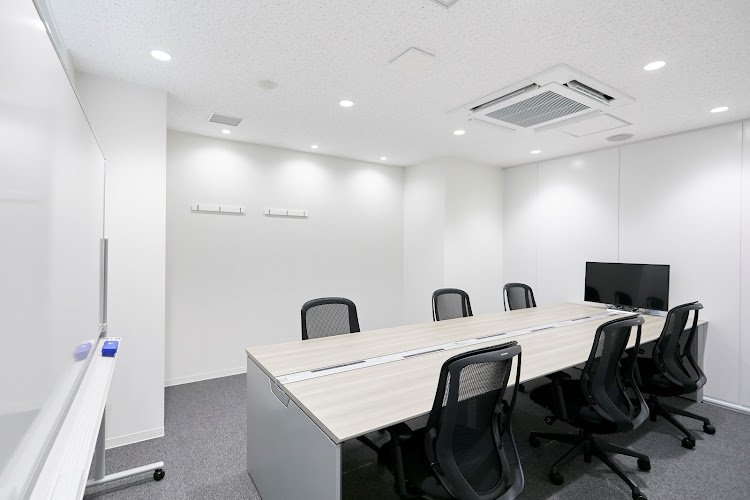 ジザイ 喜多見 coworking space in Komae, Japan 1