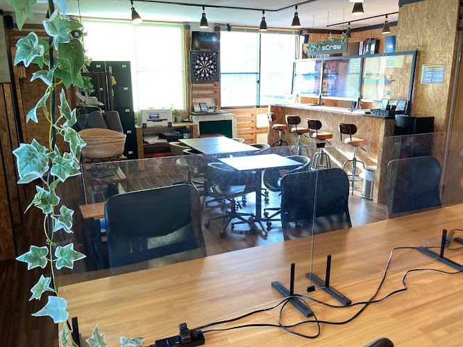 コワーキングスペースひと'sCrew coworking space in Sendai, Japan 1