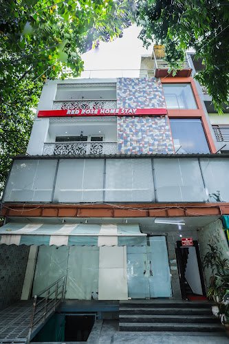 Red Rose - Rooms with Kitchenette Near Aimms coworking space in New Delhi, India 1