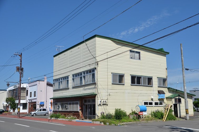 ゲストハウス&カフェバー エストアール coworking space in Shibetsu, Japan 1