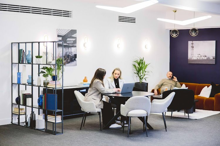 Orega Serviced Offices - The Beehive - Gatwick coworking space in Gatwick, United Kingdom of Great Britain and Northern Ireland 1