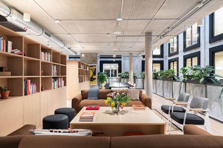 WeWork - Warschauer Platz - Private Büroflächen und Coworking coworking space in Berlin, Germany 1