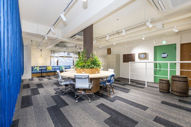 BIZcomfort神戸元町 coworking space in Kobe, Japan 1