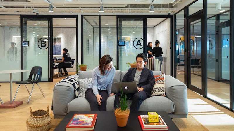 WeWork Sannomiya Plaza East coworking space in Kobe, Japan 1