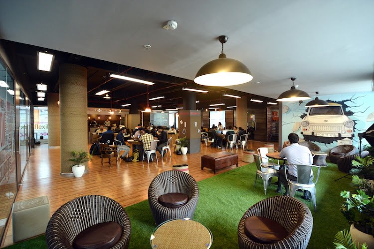 Redbrick Offices - Grande Palladium coworking space in Mumbai, India 1