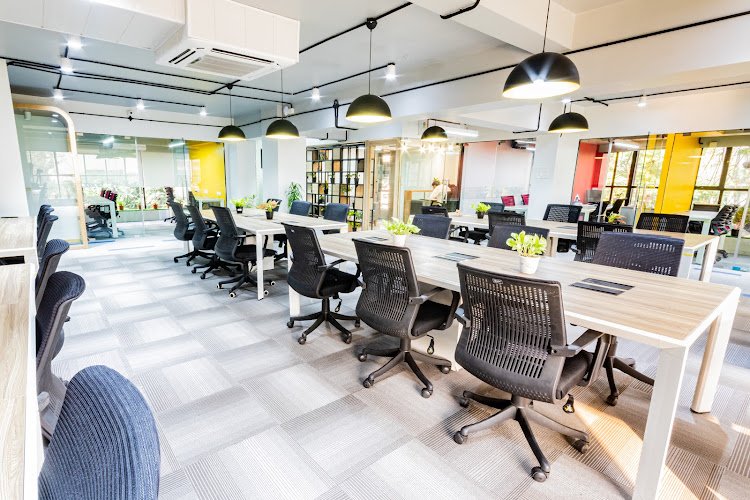 Lumos Cowork coworking space in Mumbai, India 1
