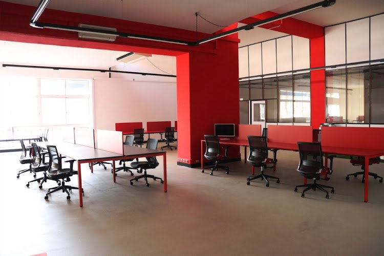 Cowork GDI Oeiras coworking space in Algés, Portugal 1