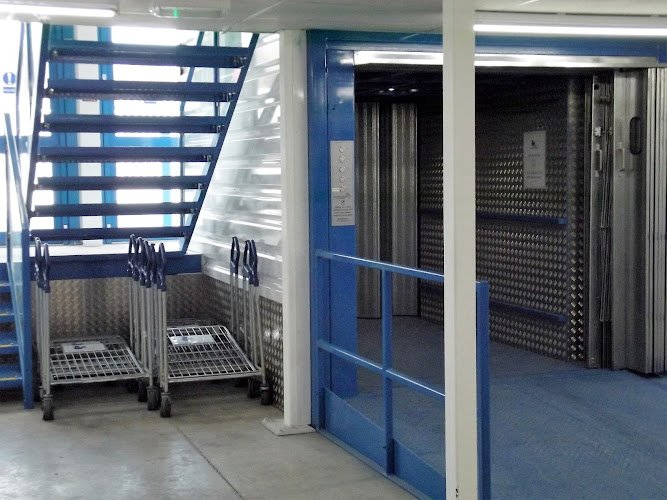 Big Blue Squirrel Self Storage coworking space in Grays, United Kingdom of Great Britain and Northern Ireland 1