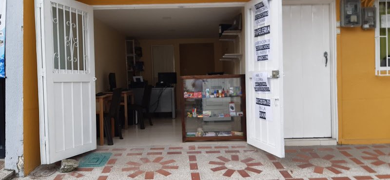 Internet y Papeleria coworking space in Pereira, Colombia 1