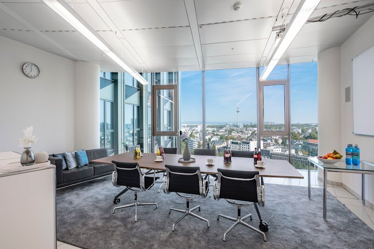 K-1 BusinessClub Tower 185 coworking space in Frankfurt am Main, Germany 1