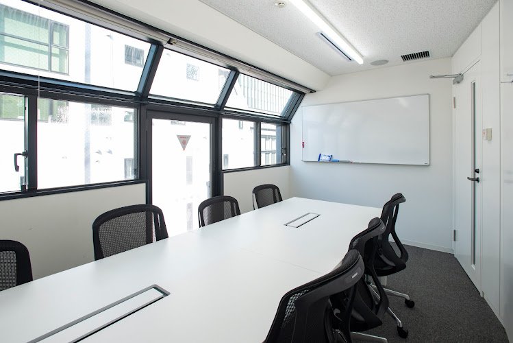 ジザイ 三越前 coworking space in Chuo City, Japan 1