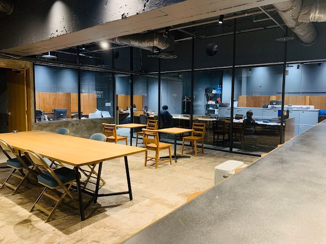 Coworking Space Halappa coworking space in Fukuyama, Japan 1