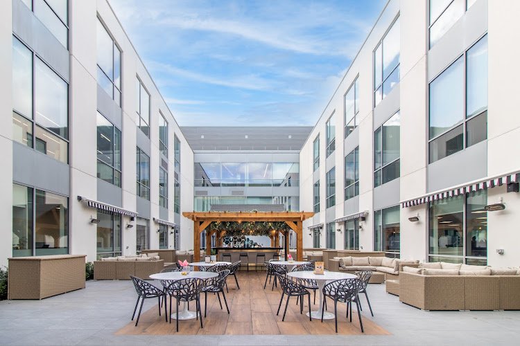YoooServ Weybridge coworking space in Weybridge, United Kingdom of Great Britain and Northern Ireland 1