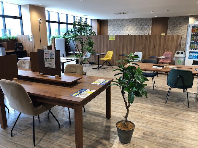 Coin Space Aeon Town Yoshikawa Minami Store coworking space in Yoshikawa, Japan 1