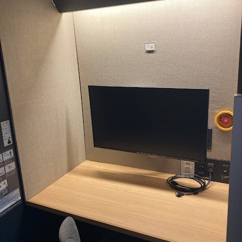 CocoDesk 霞ケ関駅 出口A12・A13方面 coworking space in Chiyoda City, Japan 1