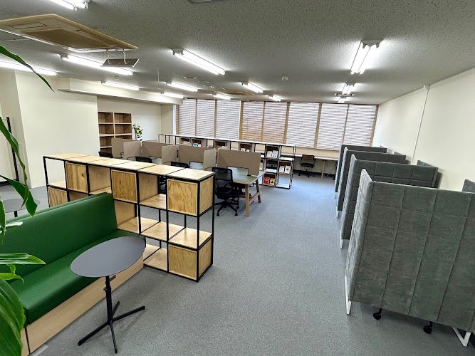 Tokyotosangyorodokyokuroseikaikan Kokubunjiroseikaikan coworking space in Kokubunji, Japan 1