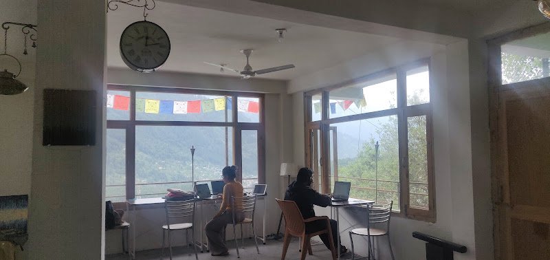 Seekers Co-Work and Stay coworking space in Manali, India 1