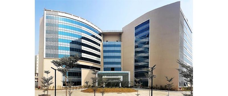 Hub and Oak Realty coworking space in New Delhi, India 1