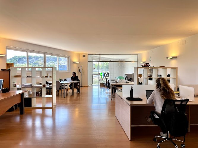 CoWorkThink coworking space in Tona, Spain 1