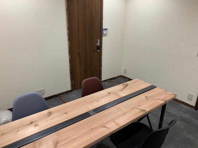 satellite office BLUE TREE coworking space in Manazuru, Japan 1