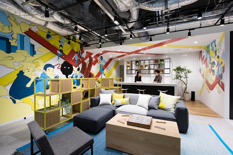 Cross Office Roppongi coworking space in Minato City, Japan 1