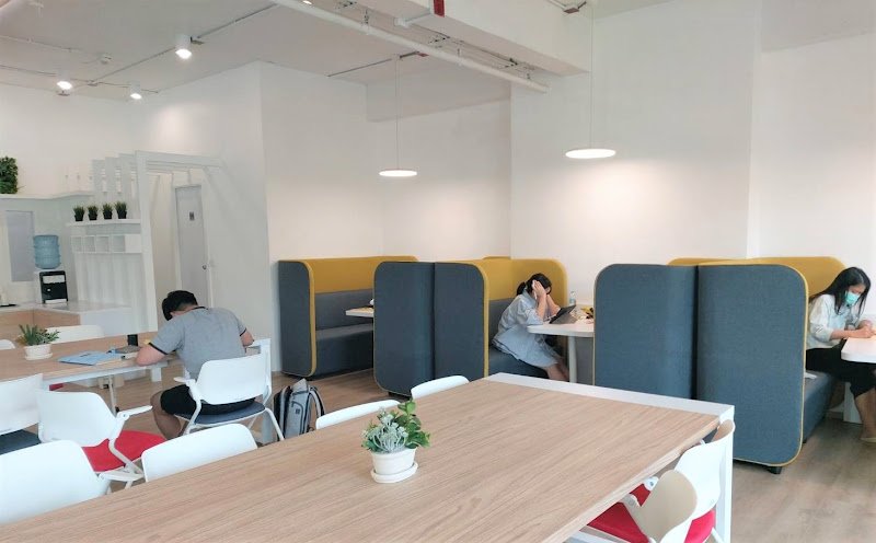 cocon coworking space bangkok coworking space in Phaya Thai, Thailand 1