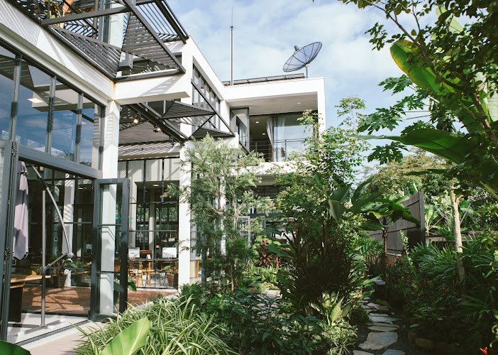 Tropical Paradise Bangkok - POSHTEL coworking space in Phra Khanong, Thailand 1