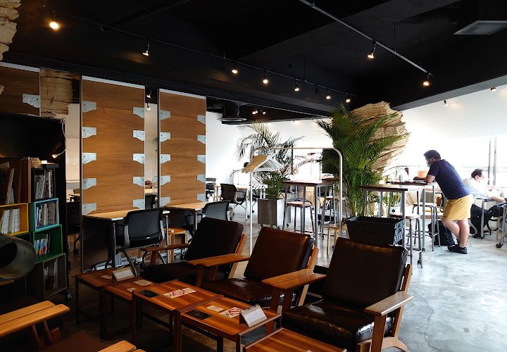 Noblesse Oblige coworking space in Kashiwa, Japan 1