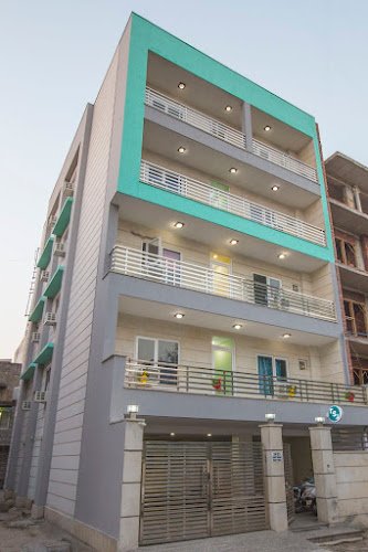 Stanza Living Boston House | PG in North Campus, Delhi University | Boys PG & Hostel coworking space in New Delhi, Delhi, India 1