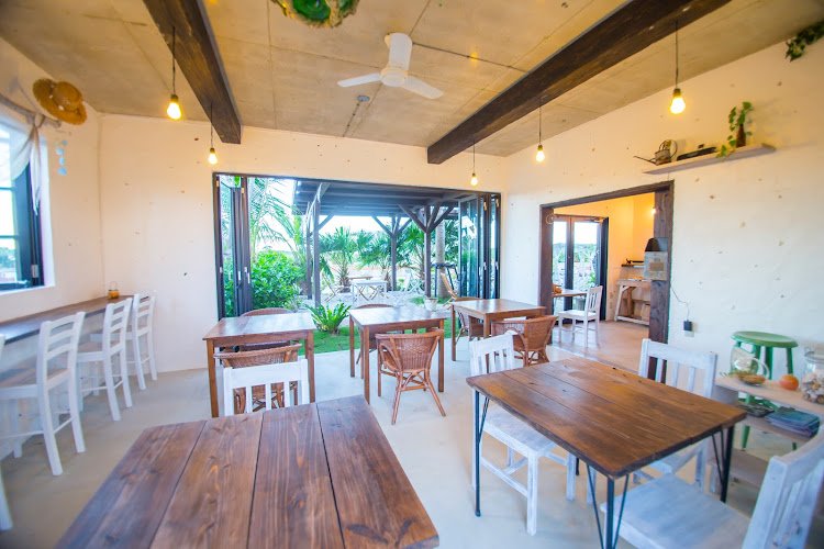 ヤッカヤッカ coworking space in Miyakojima, Japan 1