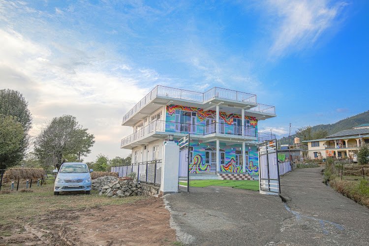 The Bunksters Bir coworking space in Chaugan, Bir, India 1