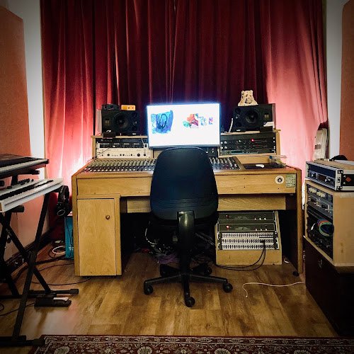 Oliver McKiernan | Music Producer | London coworking space in London, United Kingdom of Great Britain and Northern Ireland 1