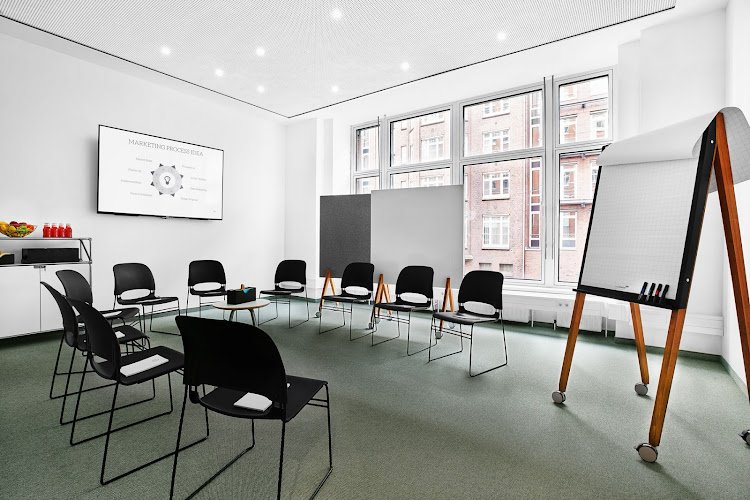 BAZE Business Center & Seminar Location | Flexible Büros, Geschäftsadressen, Seminarräume coworking space in Hamburg, Germany 1
