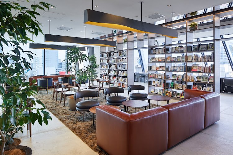 SHARE LOUNGE TSUTAYA BOOKSTORE Shibuya Scramble Square coworking space in Shibuya, Japan 1