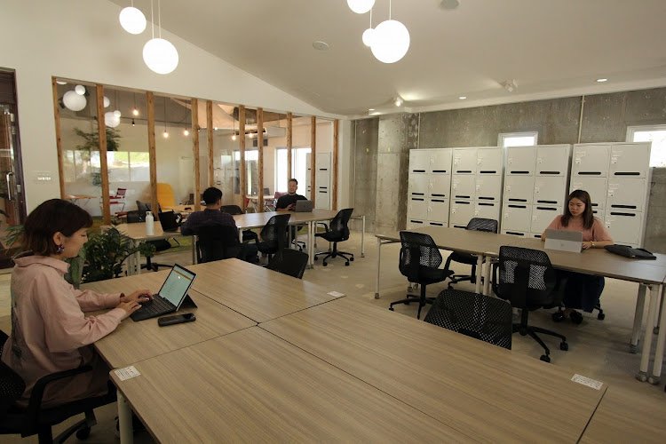 howlive 読谷残波岬店 ( コワーキングスペース / シェアオフィス )/Co-Working Office howlive Yomitan Zanpa coworking space in Yomitan, Japan 1